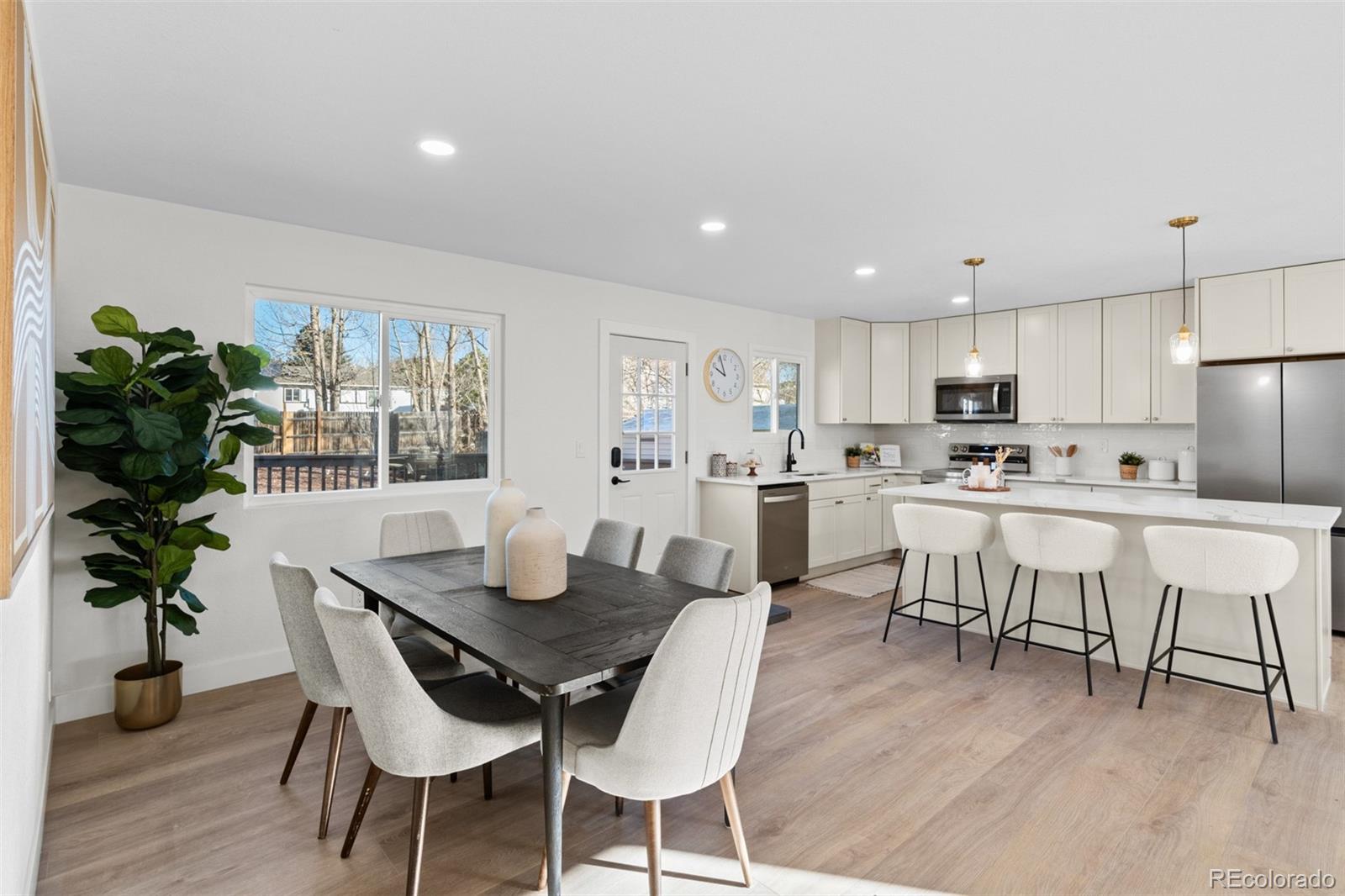 922 Park View Street