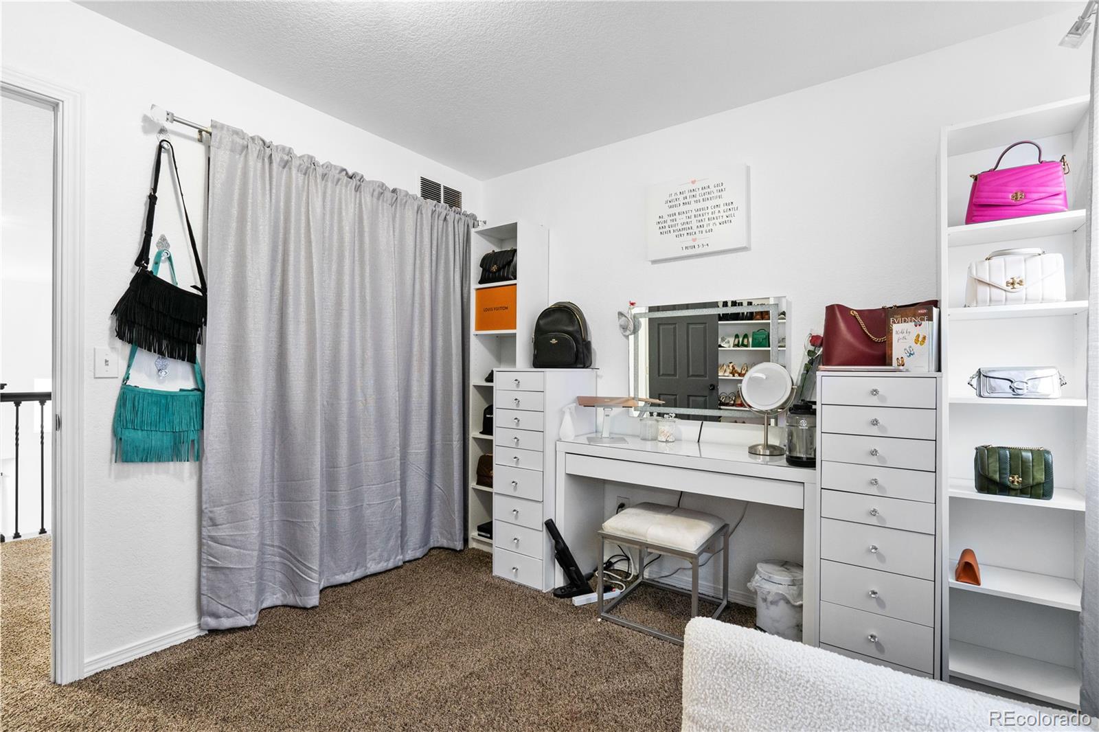 260 Stonehaven Street Circle