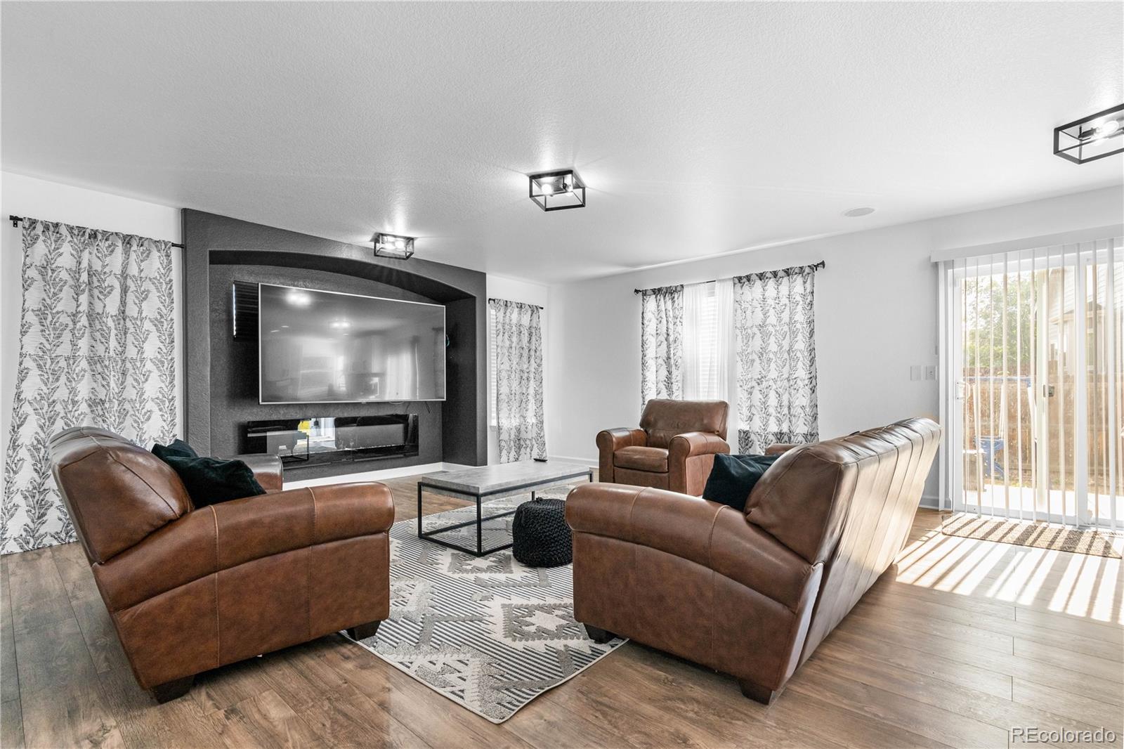 260 Stonehaven Street Circle