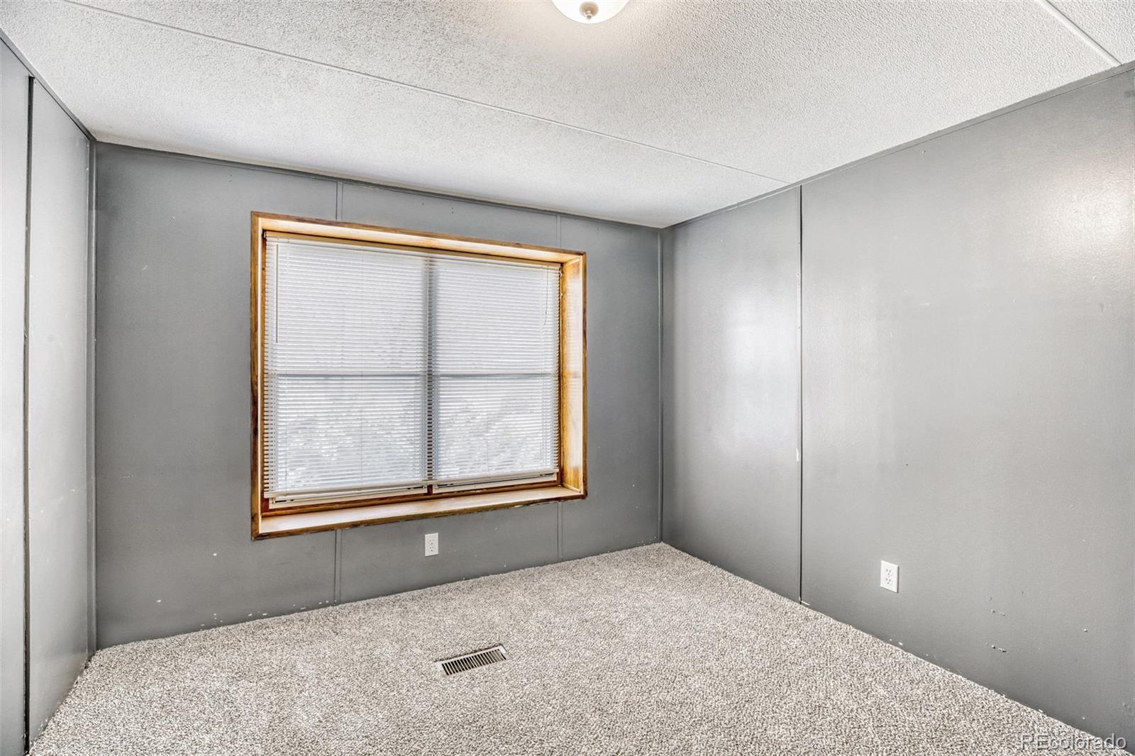 10201 Riverdale Roads