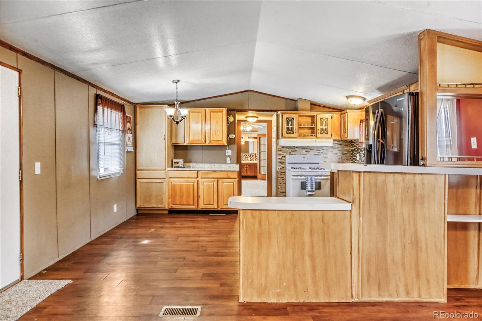 10201 Riverdale Roads