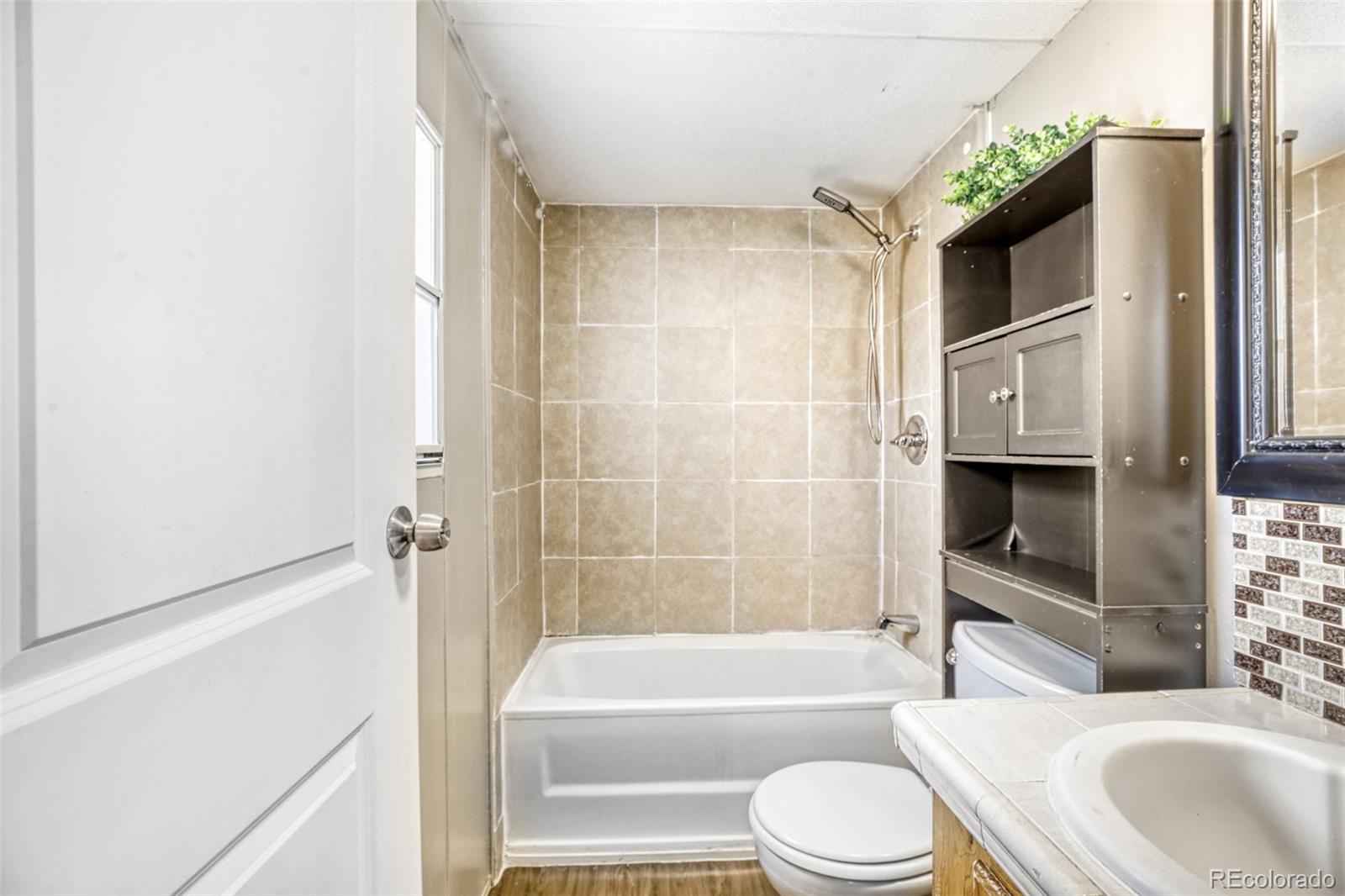 10201 Riverdale Roads
