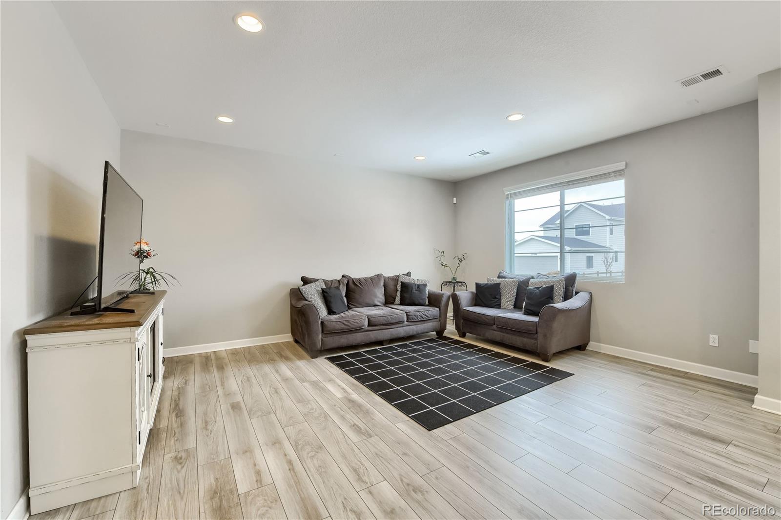 18009 E 99th Place