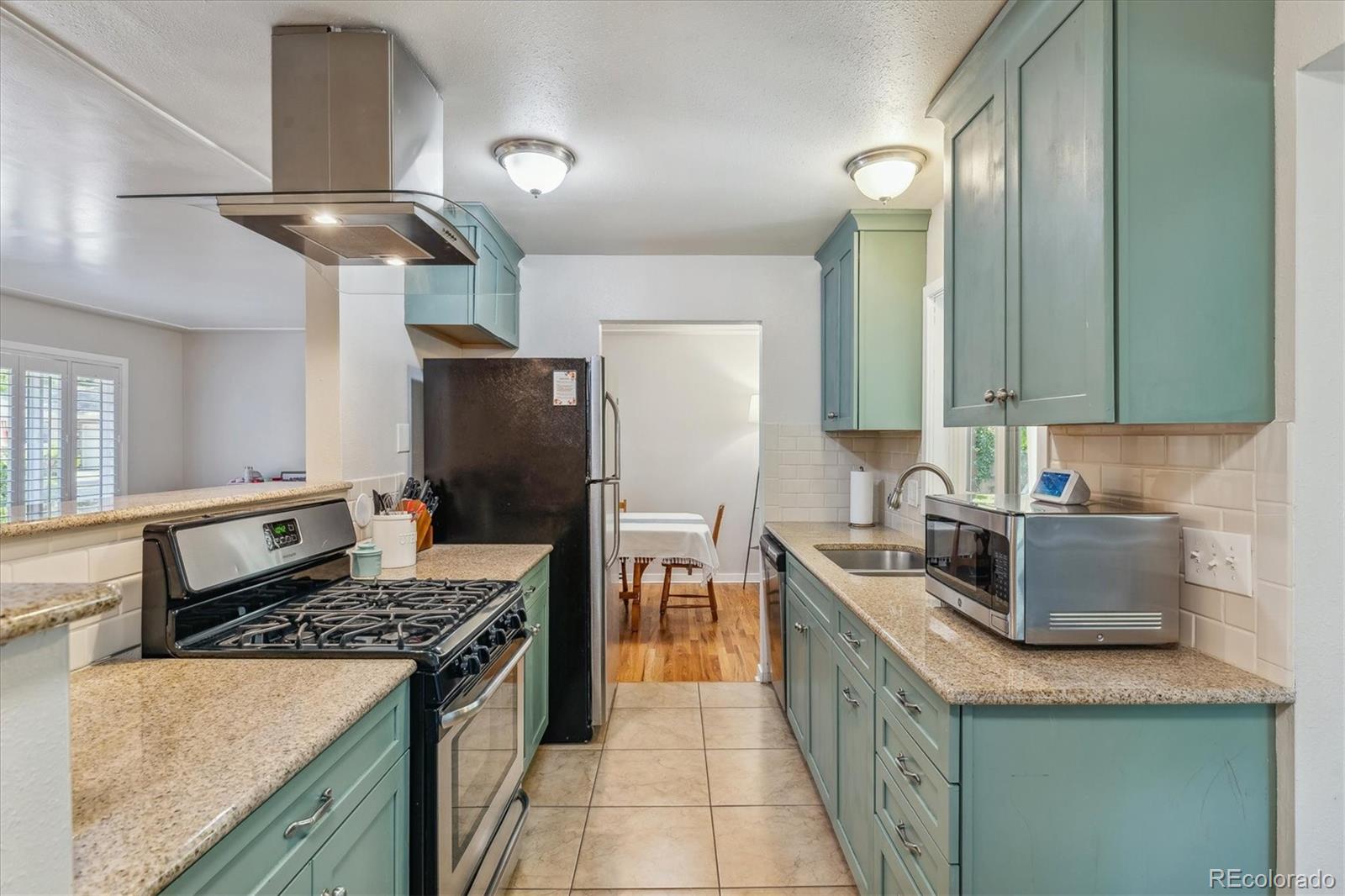 5670 E Amherst Avenue