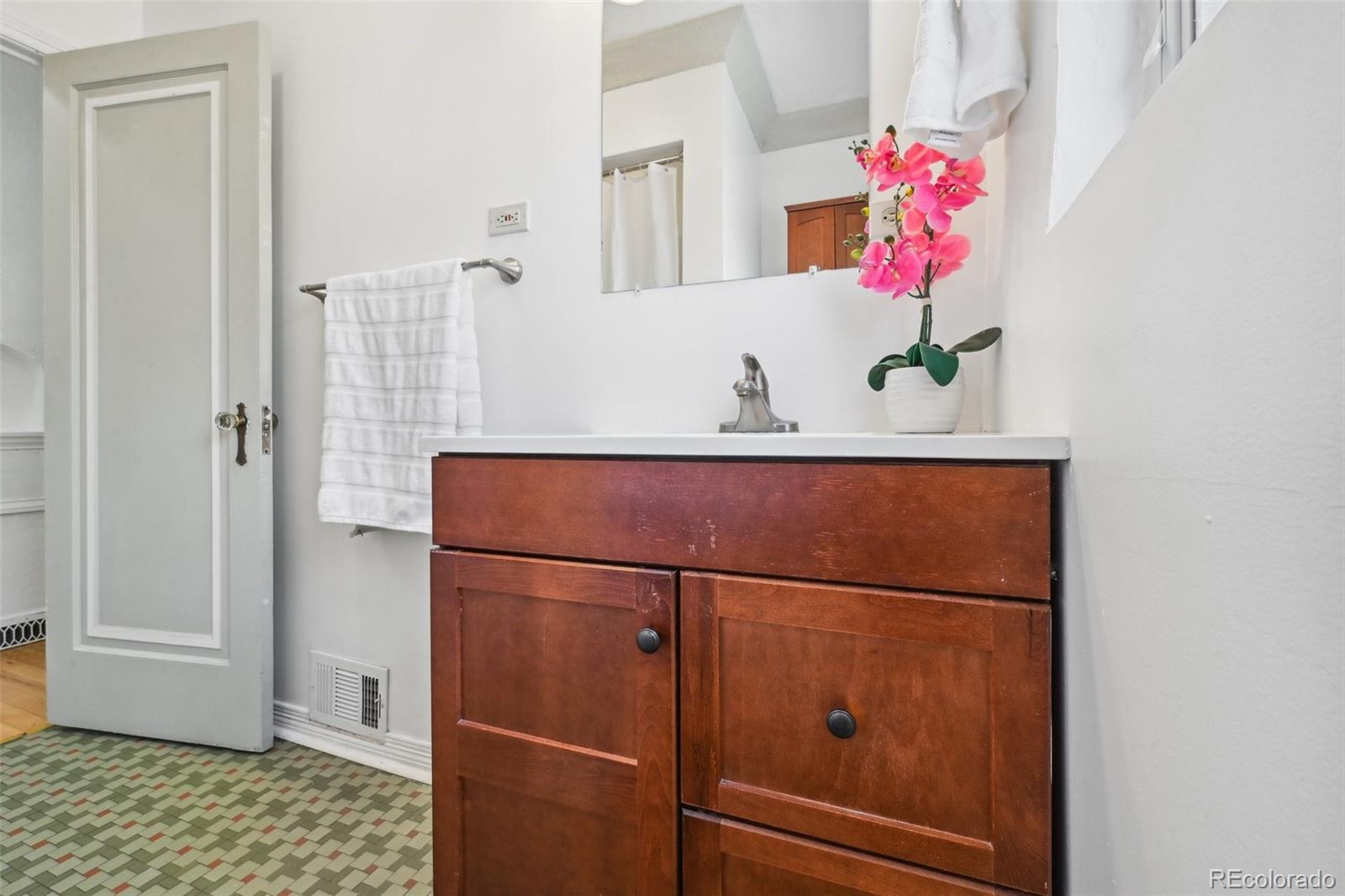 1375 Tennyson Street