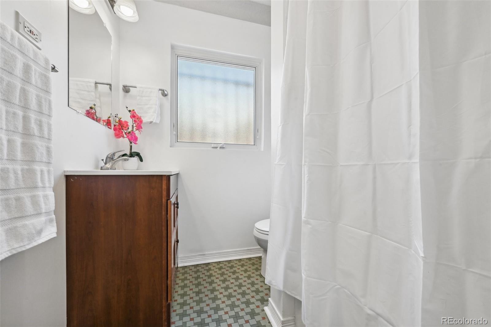 1375 Tennyson Street