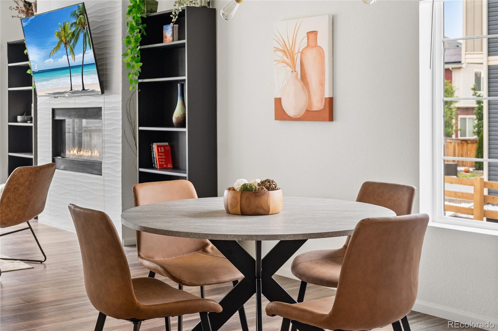 Reunion FReunion F Mobile Street