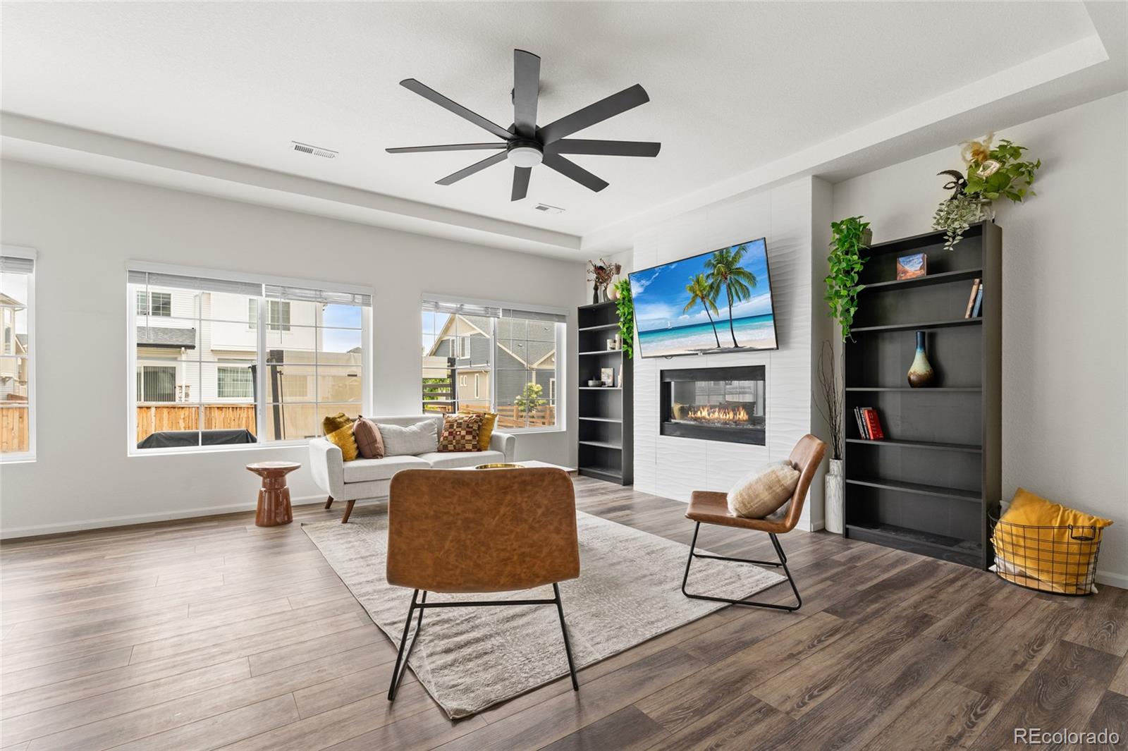 Reunion FReunion F Mobile Street