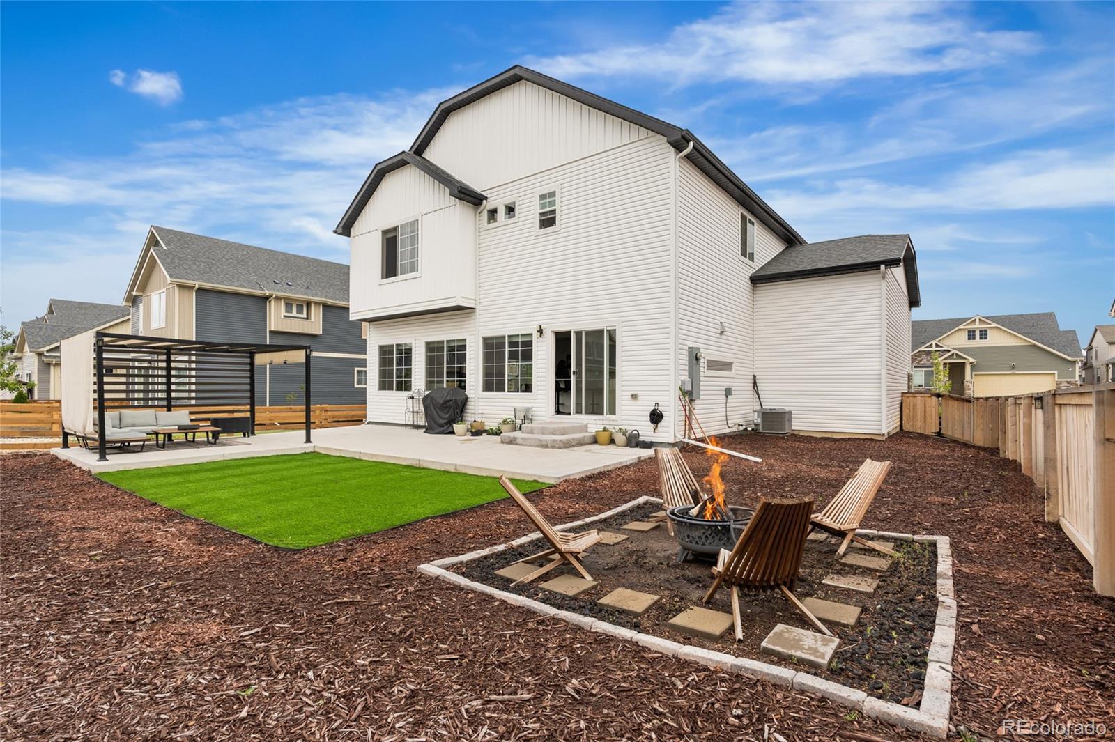 Reunion FReunion F Mobile Street