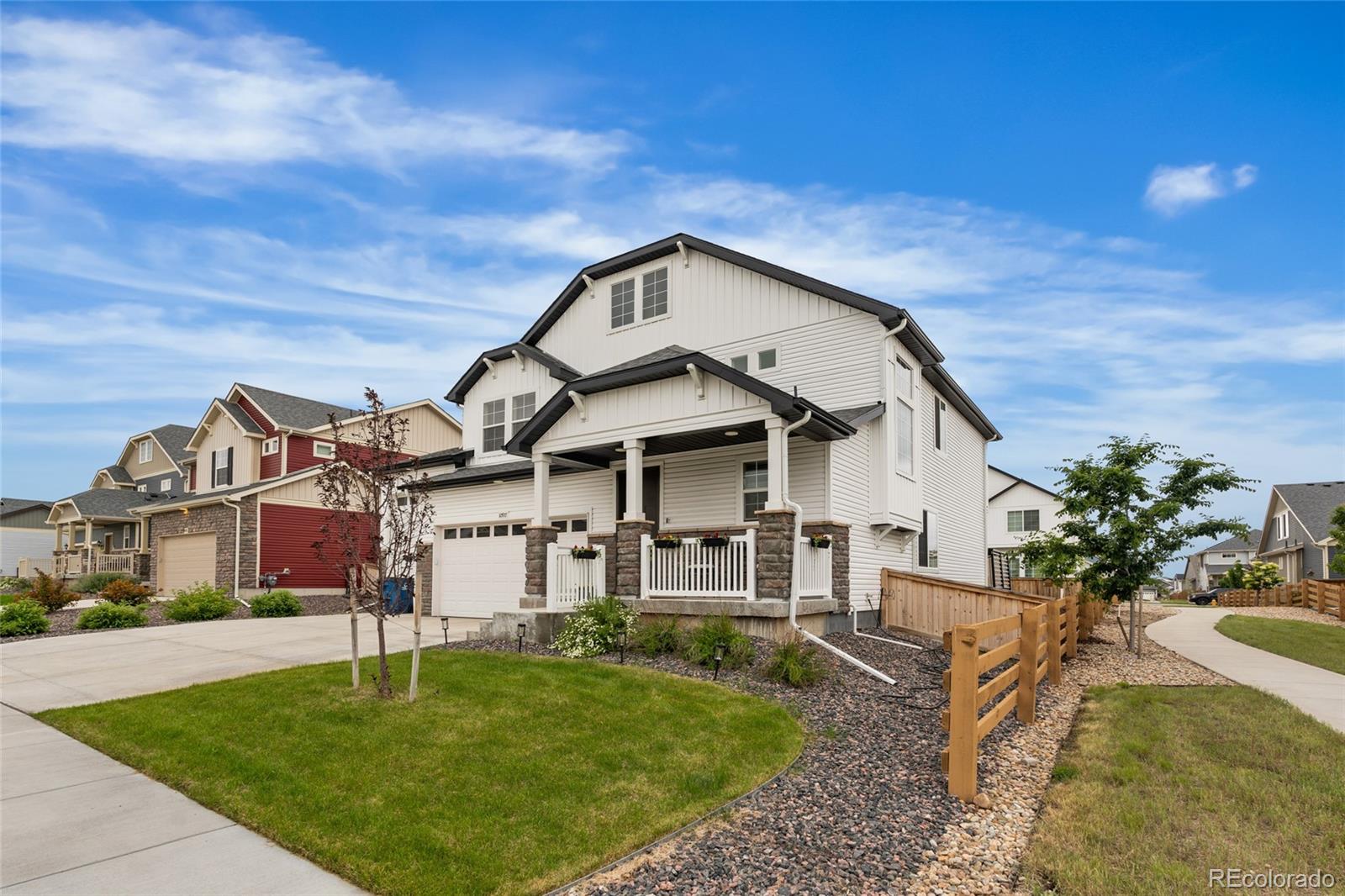 Reunion FReunion F Mobile Street