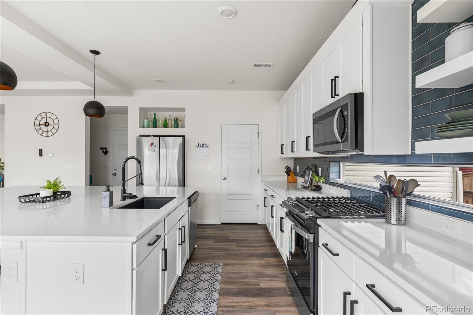 Reunion FReunion F Mobile Street