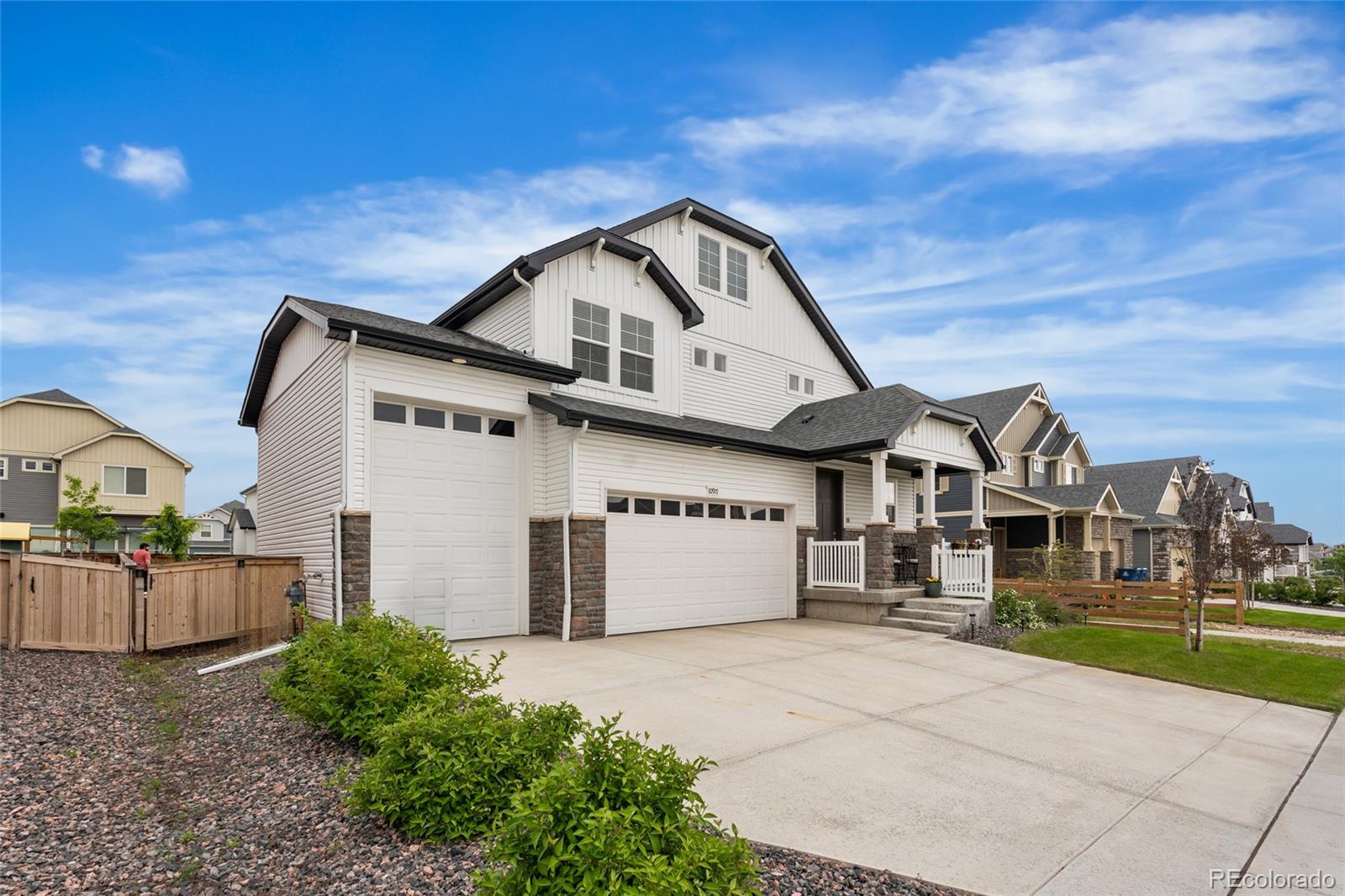 Reunion FReunion F Mobile Street