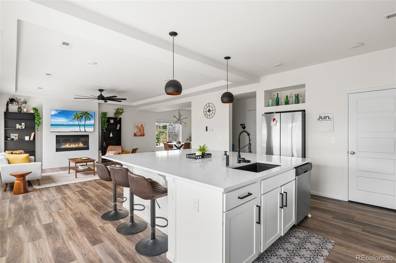 Reunion FReunion F Mobile Street