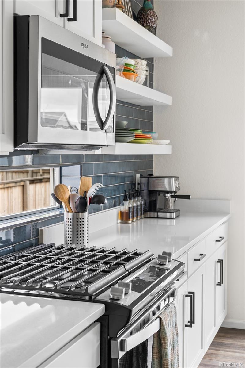 Reunion FReunion F Mobile Street