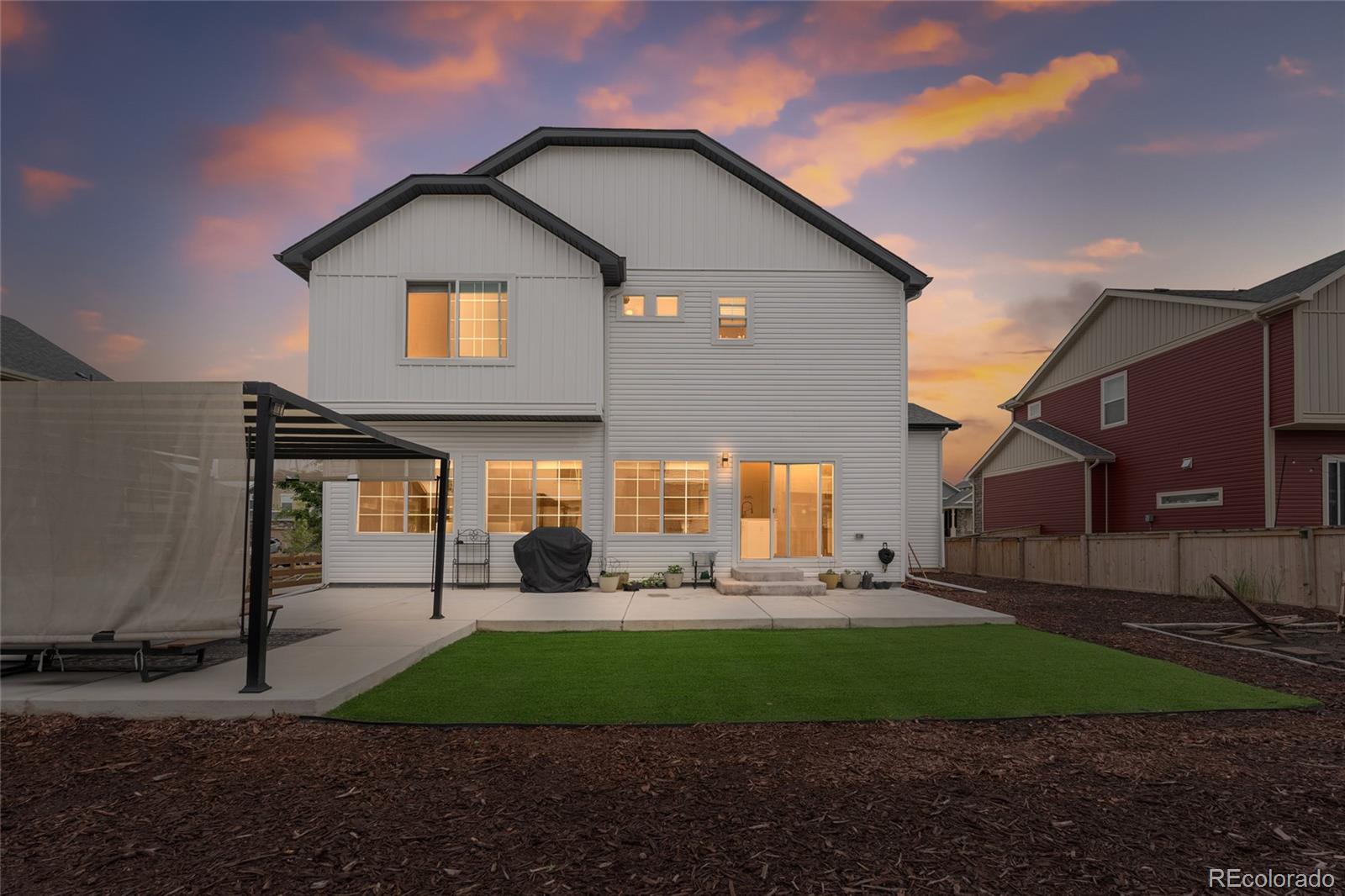 Reunion FReunion F Mobile Street