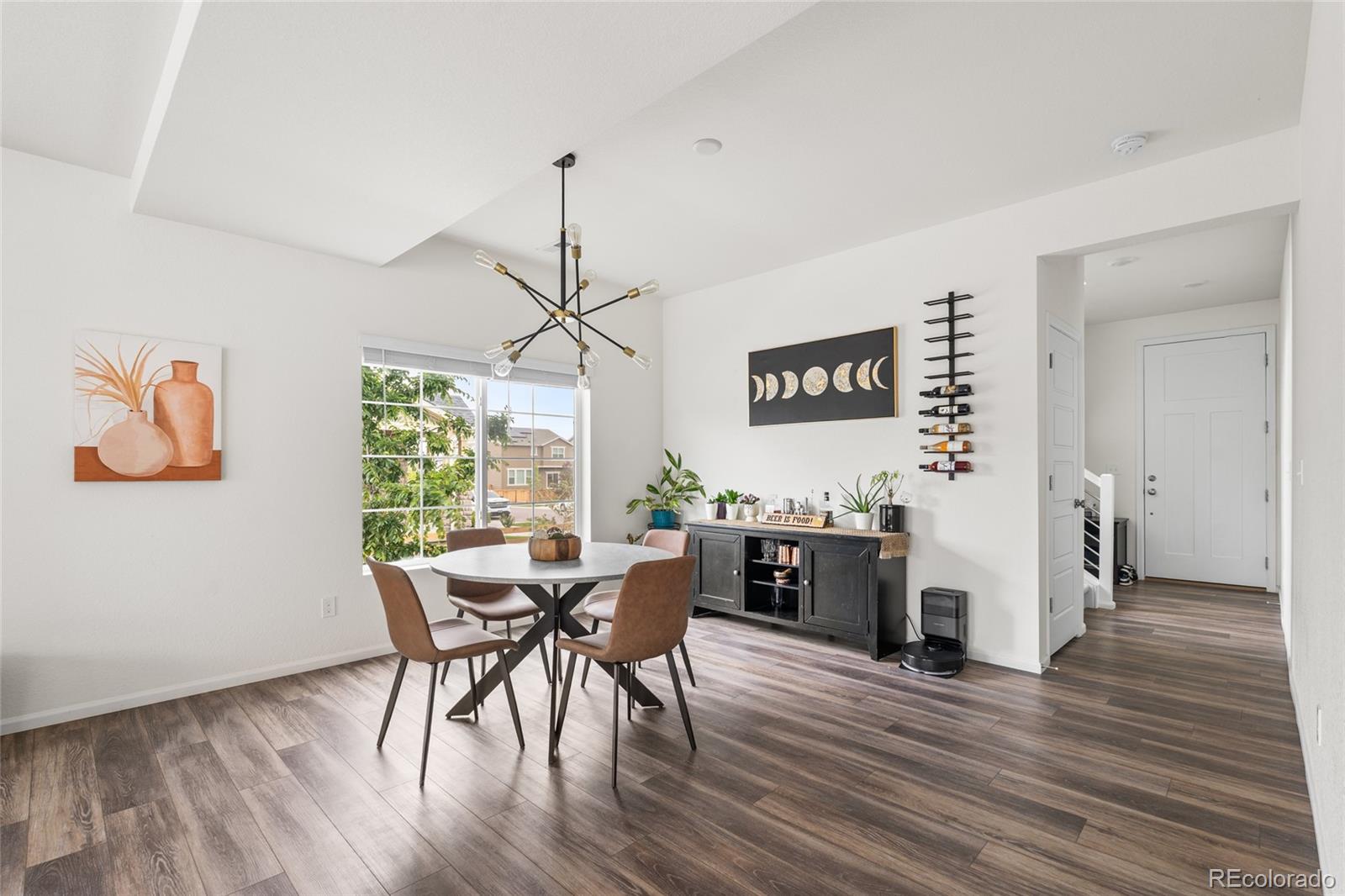 Reunion FReunion F Mobile Street