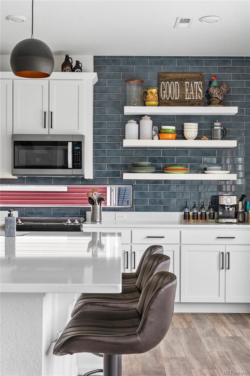 Reunion FReunion F Mobile Street