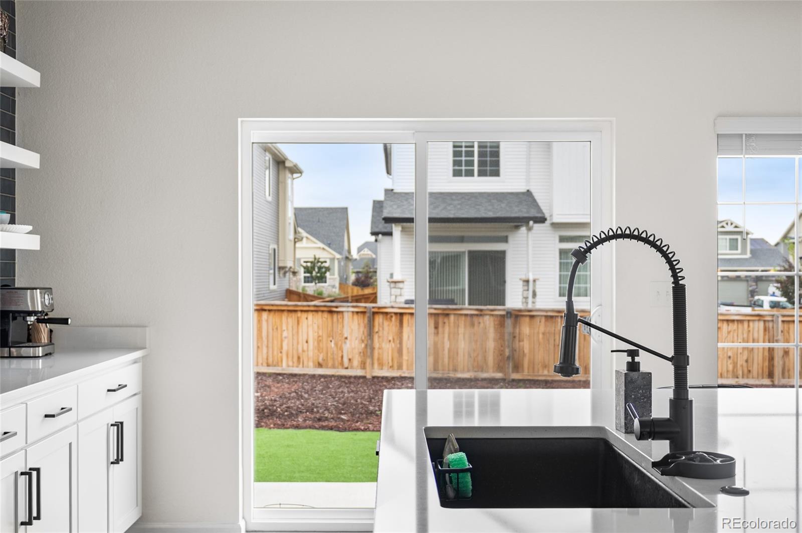 Reunion FReunion F Mobile Street