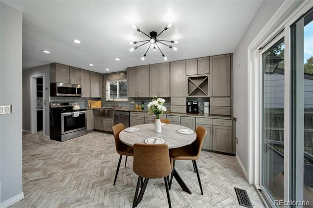 5337 E 112th Place