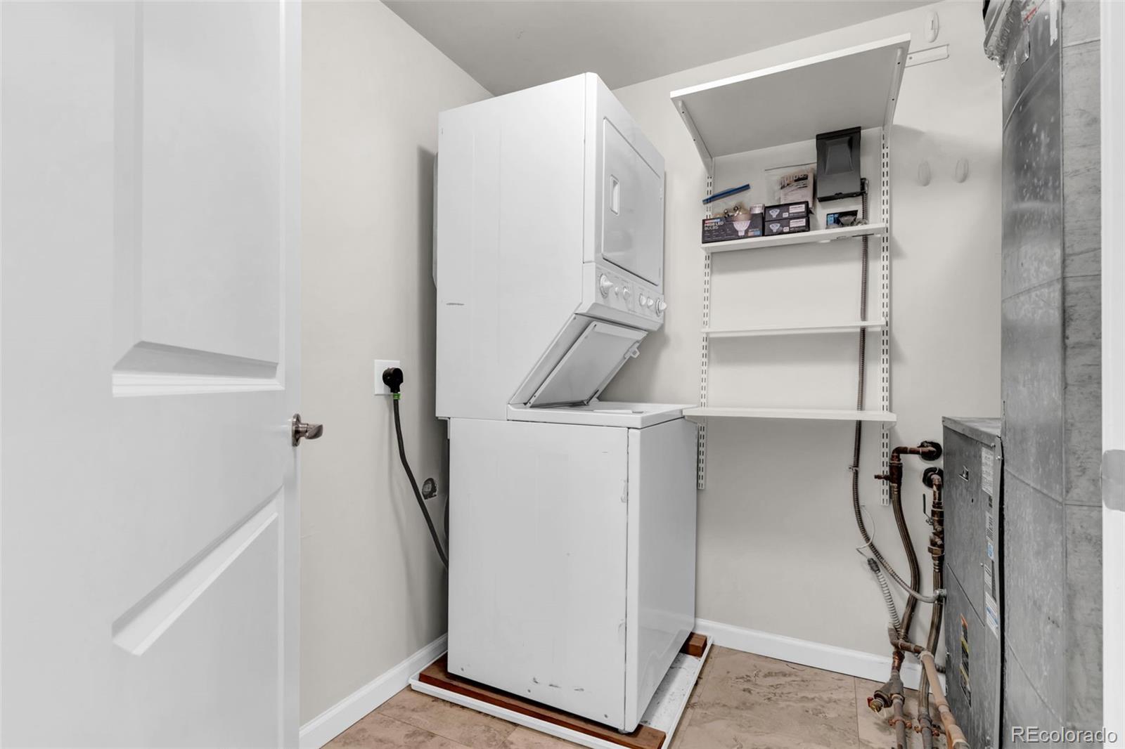 925 N Lincoln Street Unit: 3C