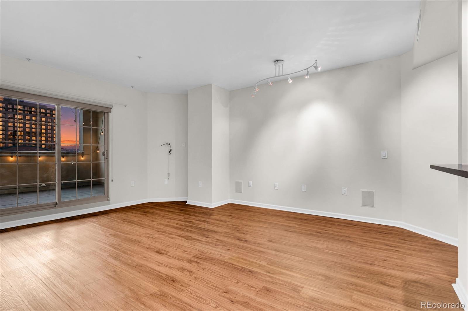 925 N Lincoln Street Unit: 3C