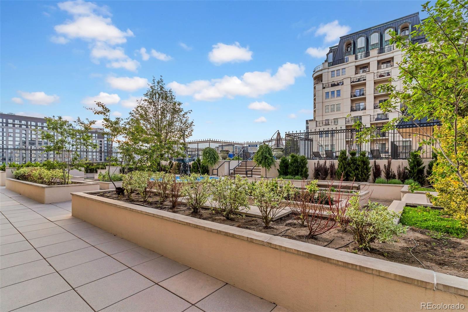 925 N Lincoln Street Unit: 3C