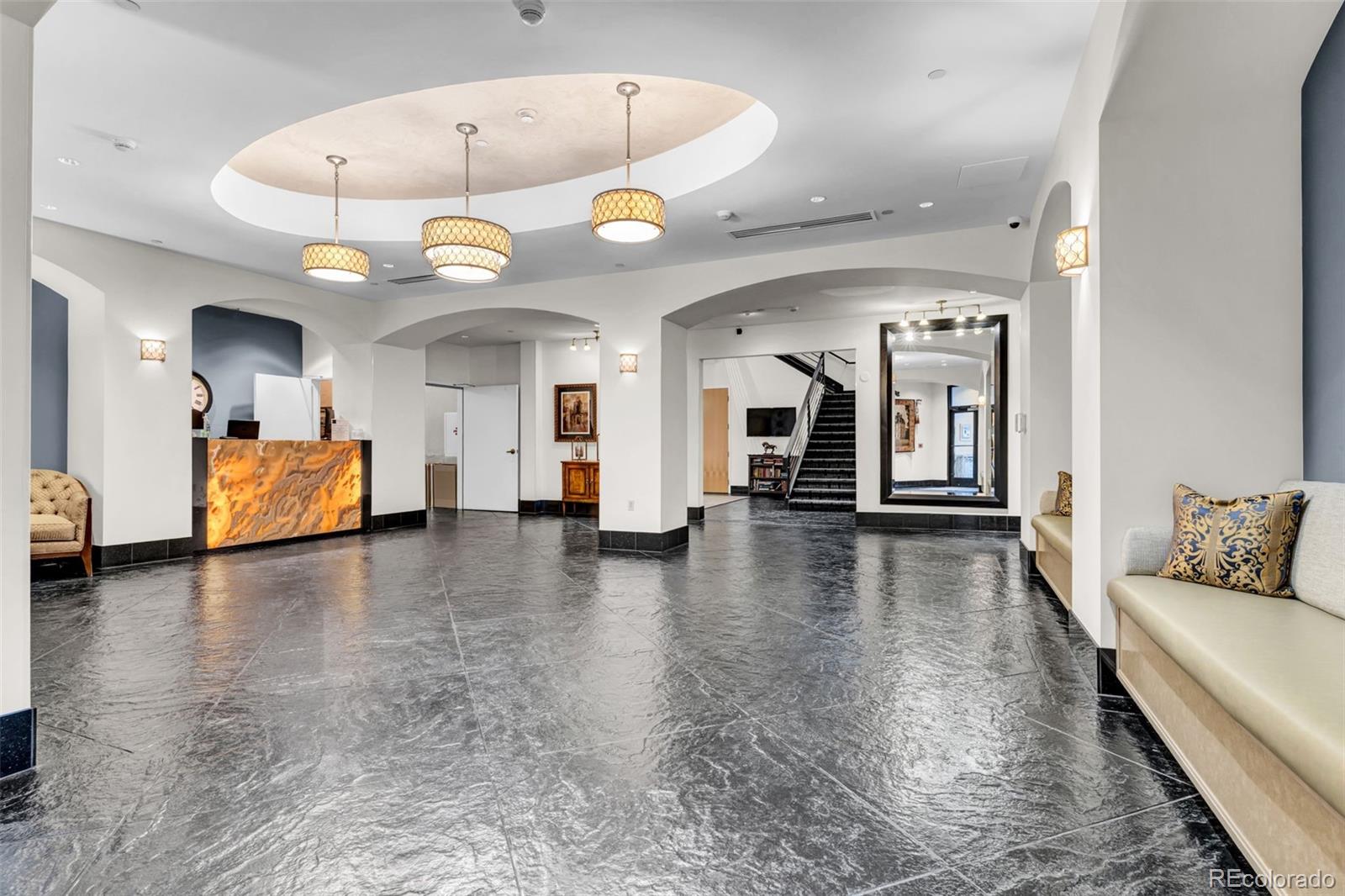 925 N Lincoln Street Unit: 3C