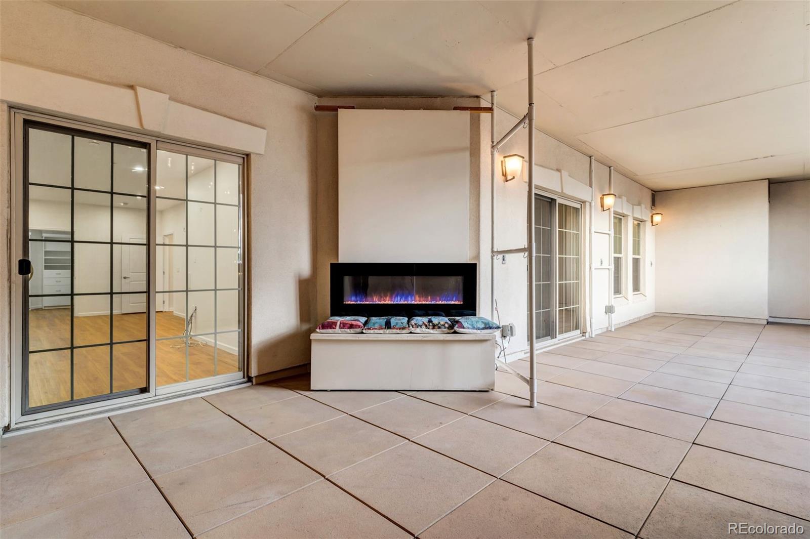 925 N Lincoln Street Unit: 3C