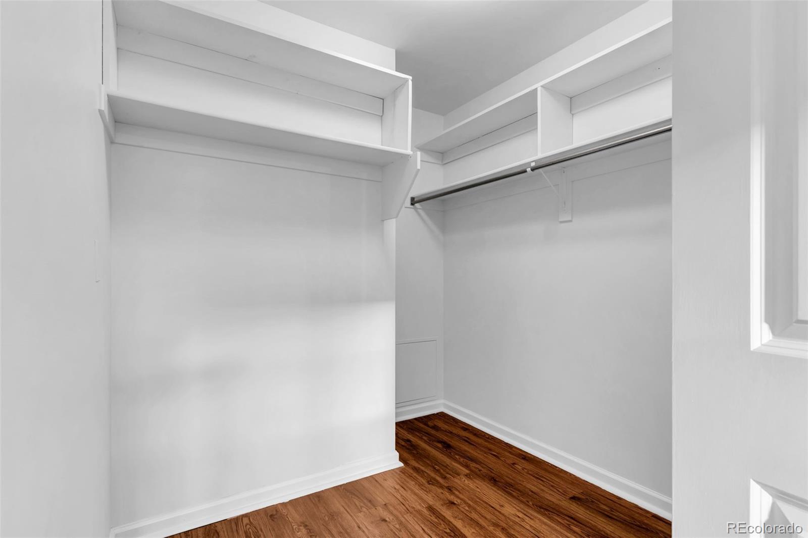 925 N Lincoln Street Unit: 3C