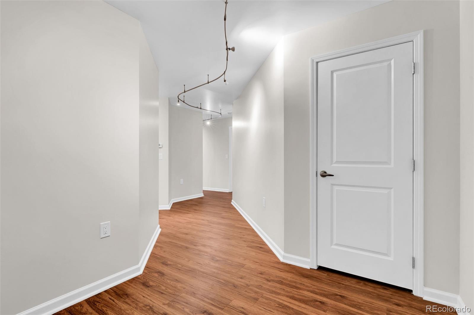 925 N Lincoln Street Unit: 3C