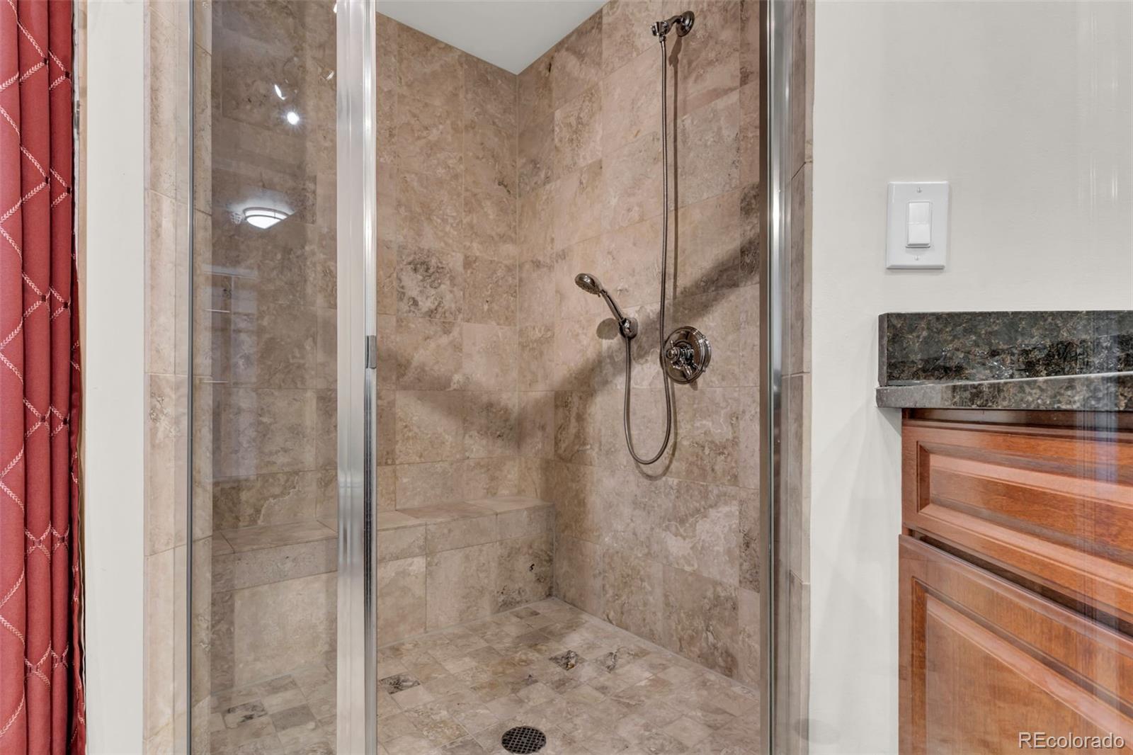 925 N Lincoln Street Unit: 3C