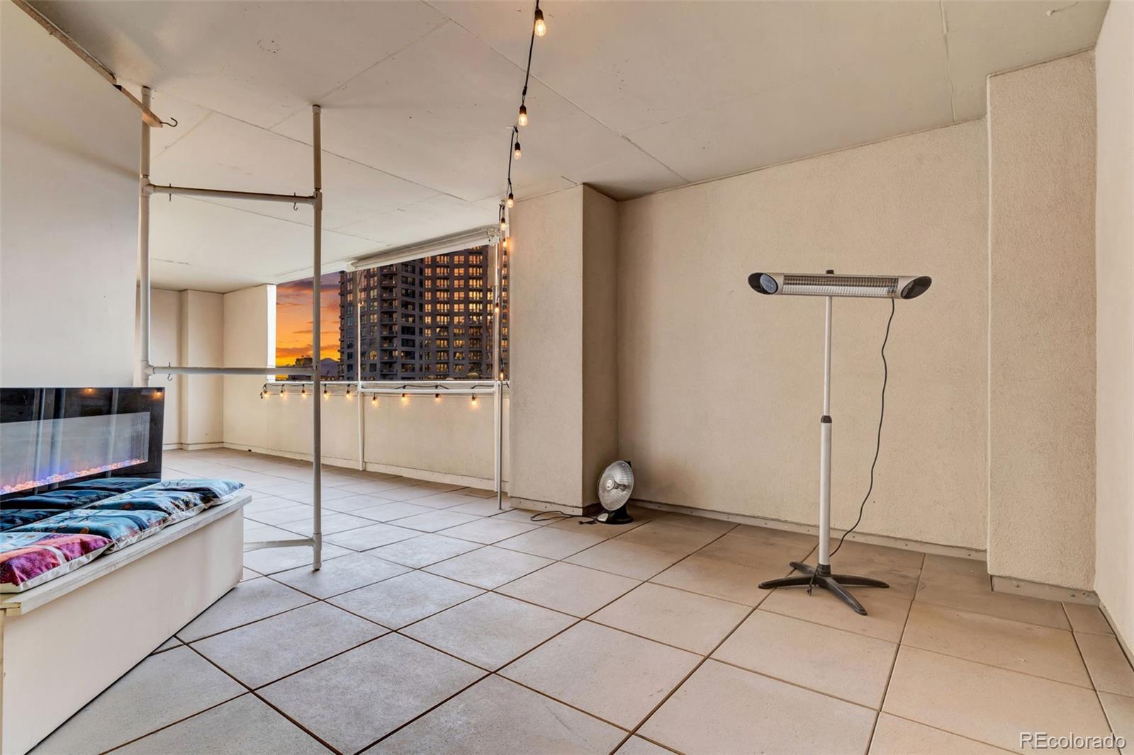 925 N Lincoln Street Unit: 3C