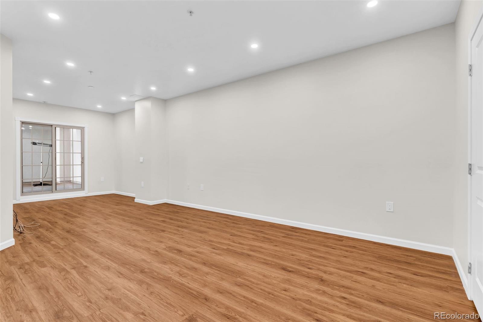 925 N Lincoln Street Unit: 3C