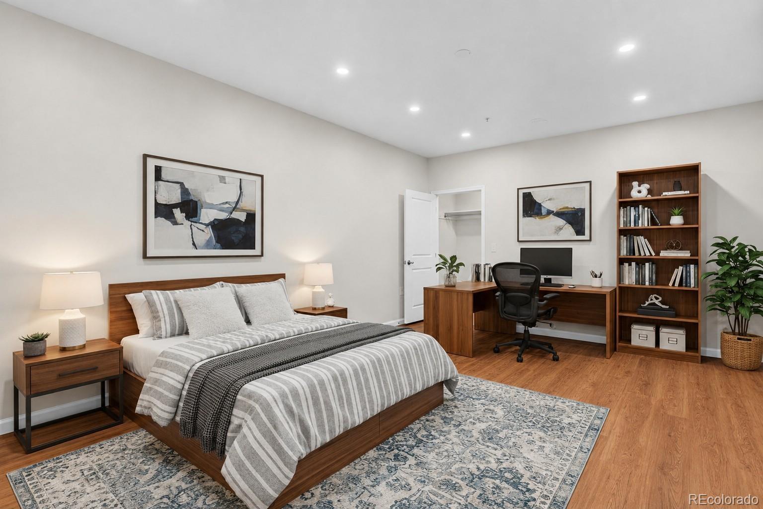 925 N Lincoln Street Unit: 3C