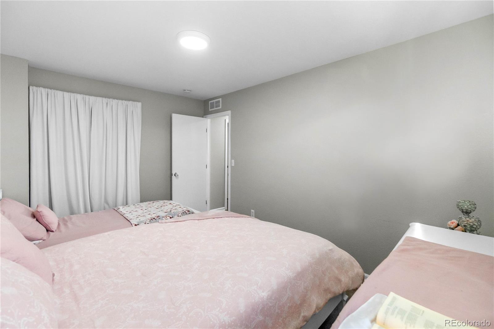 5562 Flanders Street