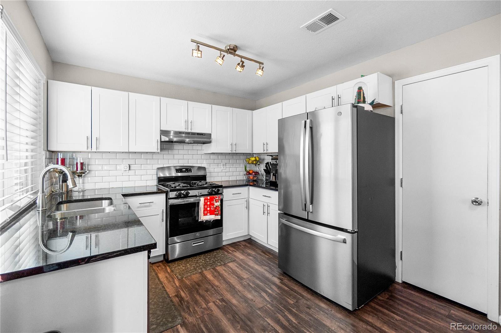 5562 Flanders Street