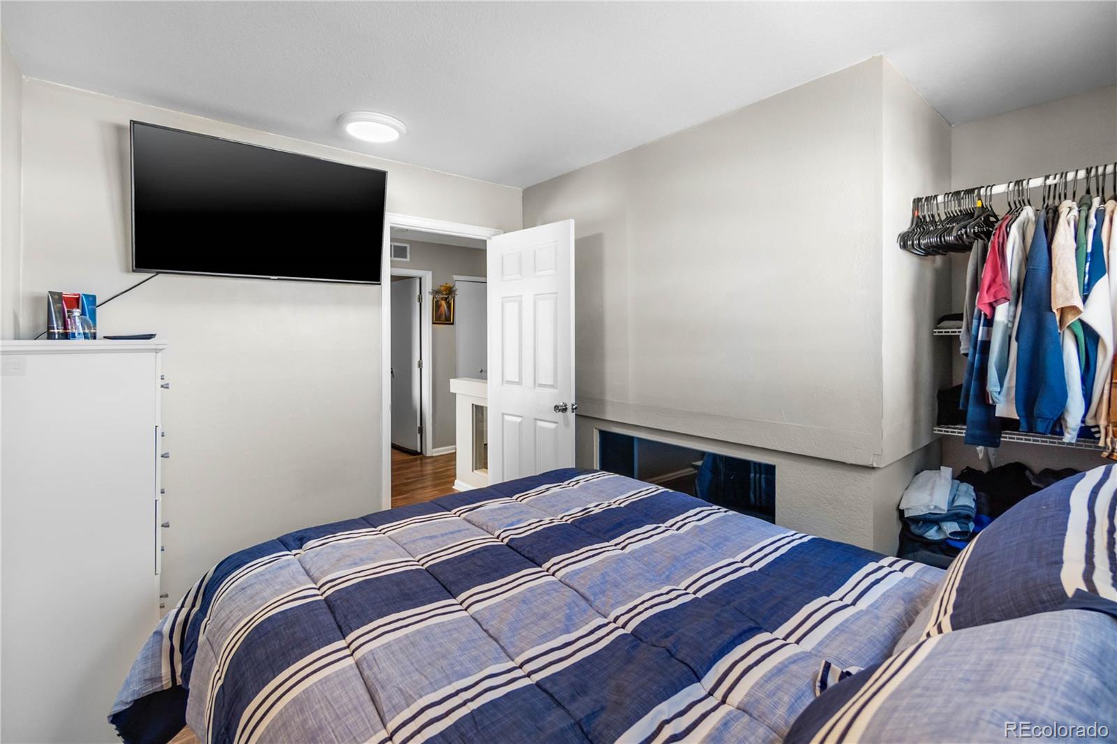 5562 Flanders Street