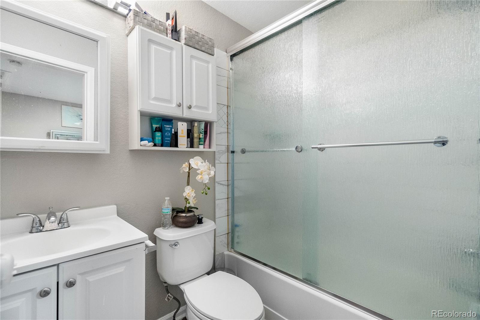 5562 Flanders Street