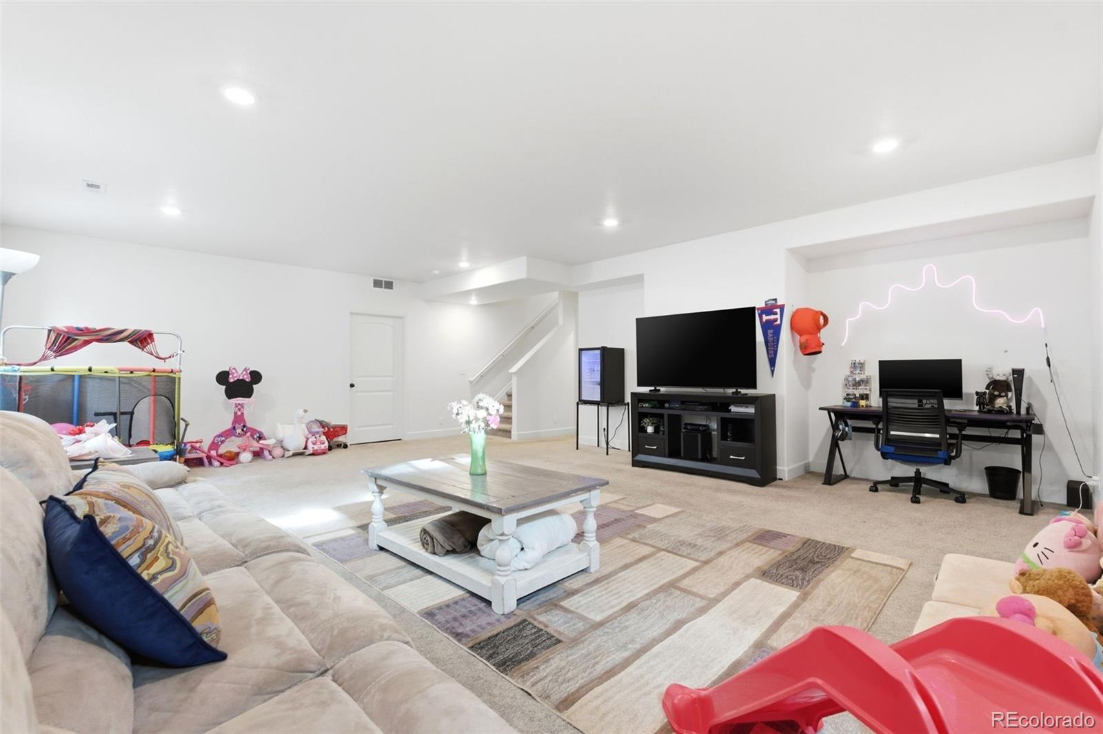 20800 E Beekman Place