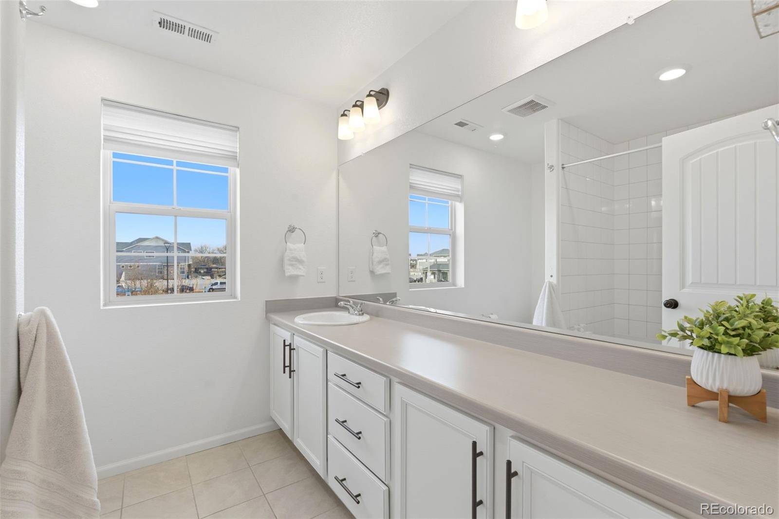 20800 E Beekman Place