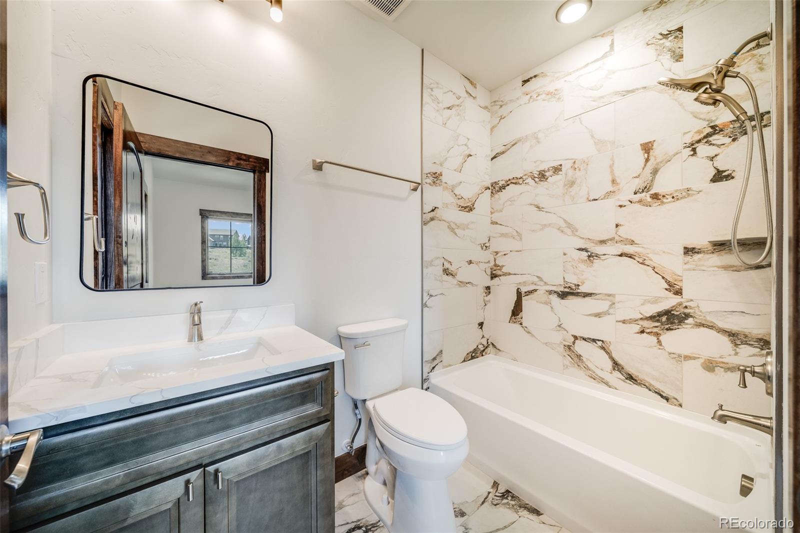817 Saddle Ridge Circle