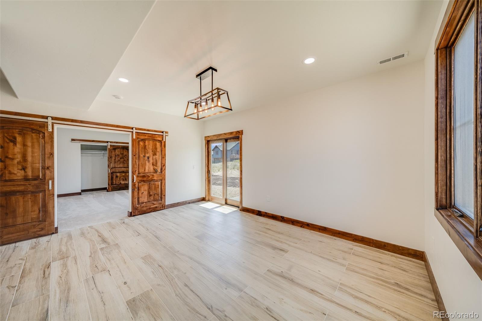 817 Saddle Ridge Circle