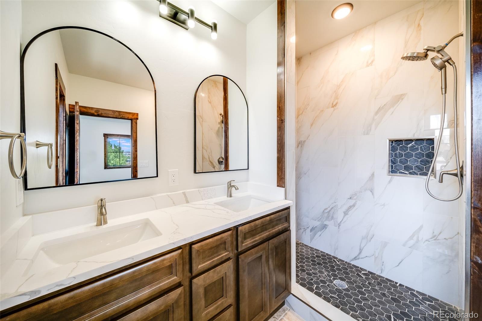 817 Saddle Ridge Circle