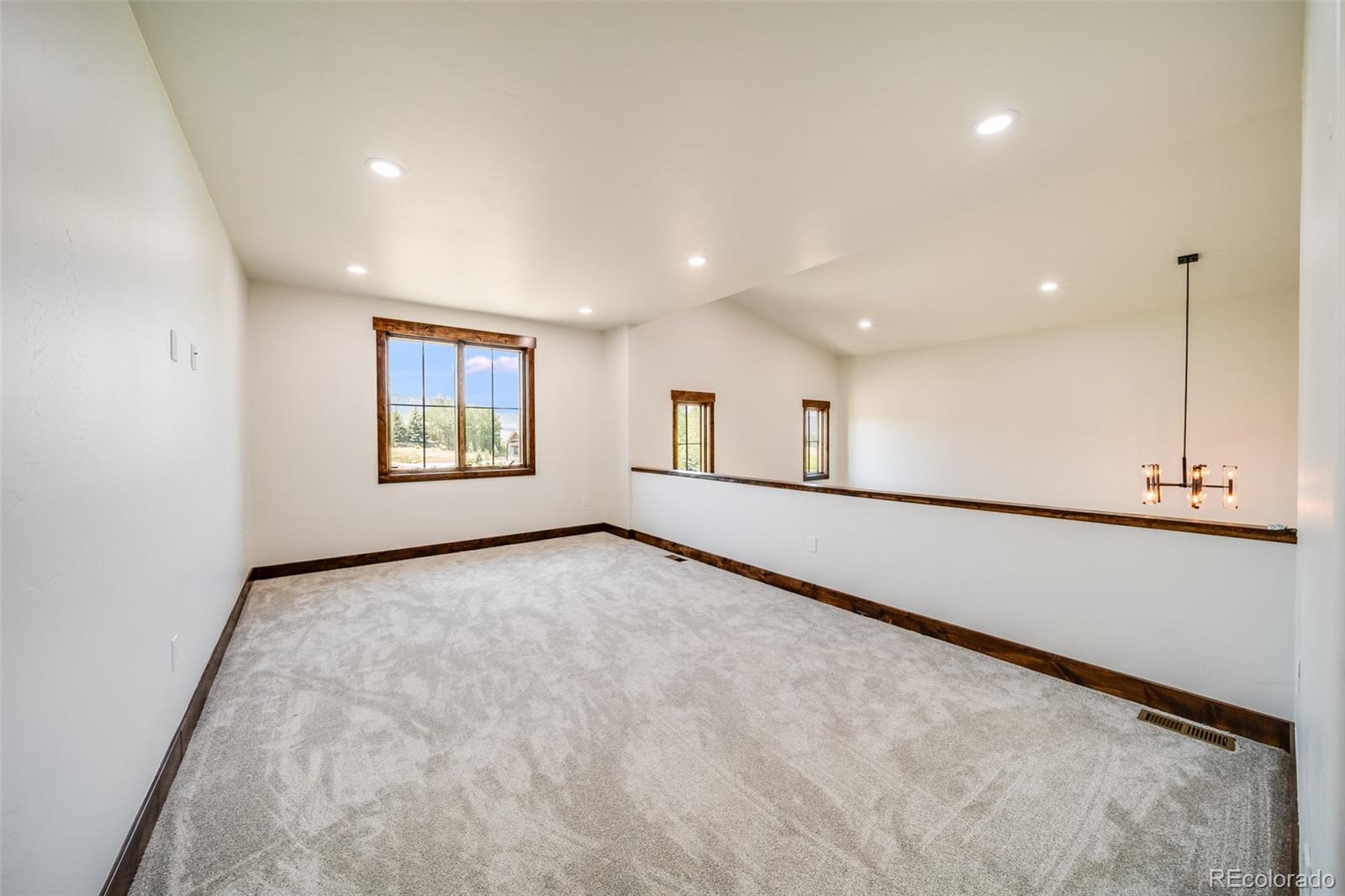 817 Saddle Ridge Circle