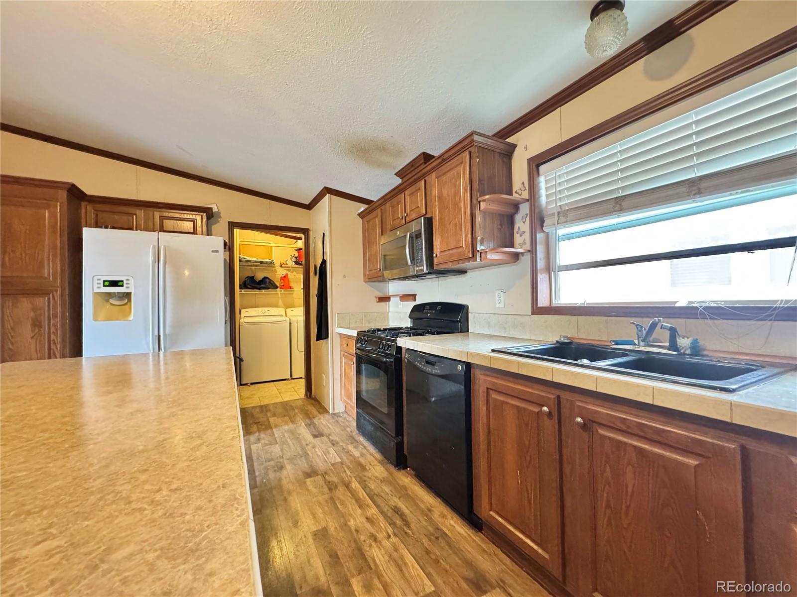 1201 W Thonrton Parkway