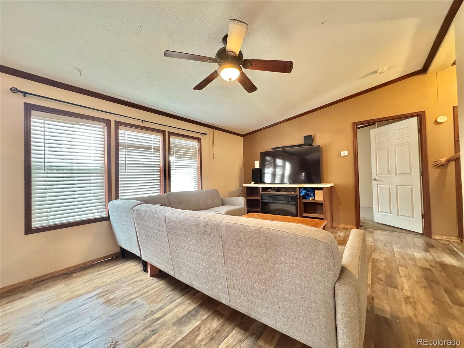 1201 W Thonrton Parkway