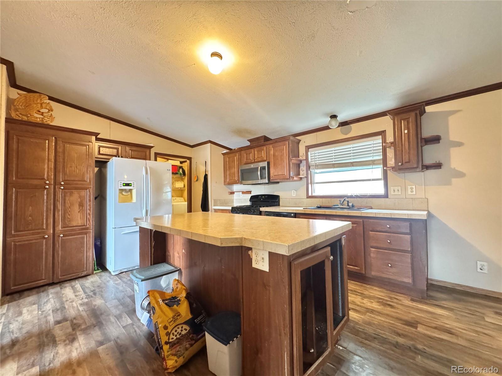 1201 W Thonrton Parkway