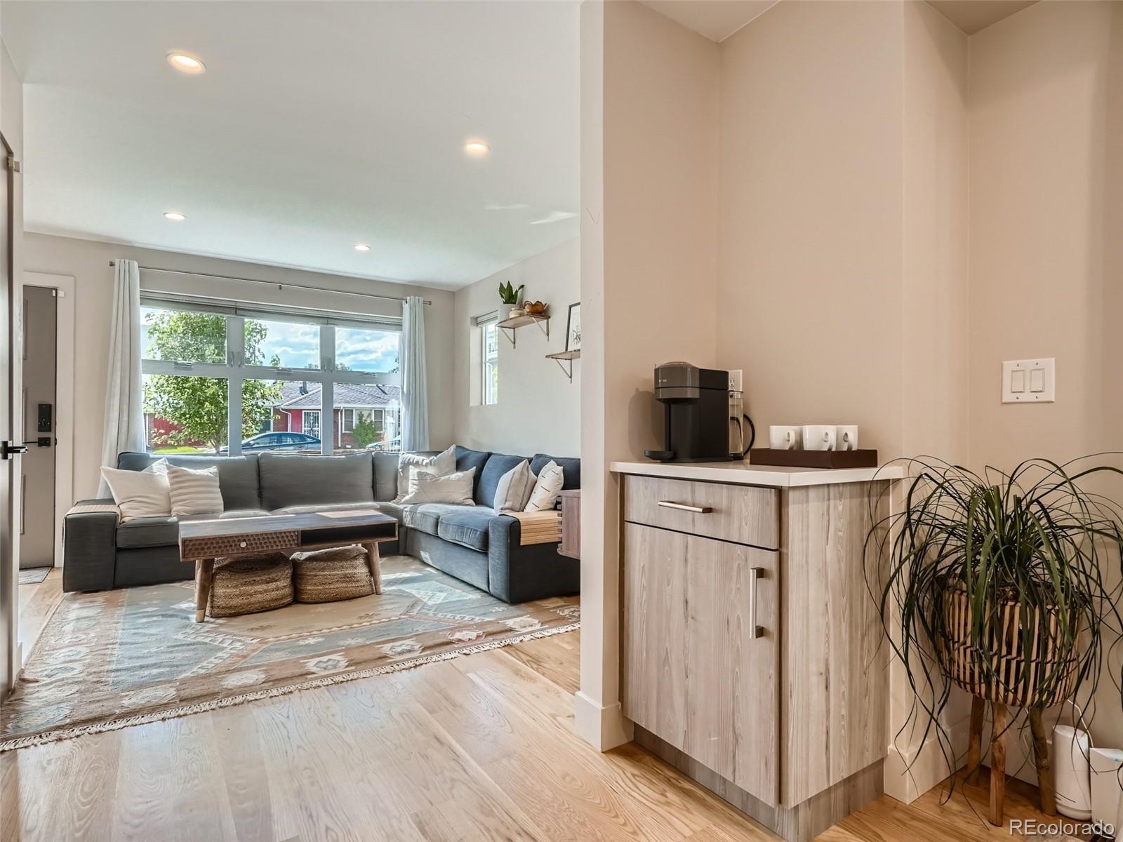 1342 N Zenobia Street