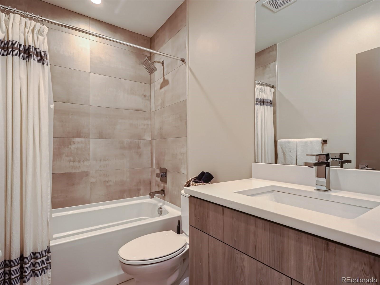 1342 N Zenobia Street