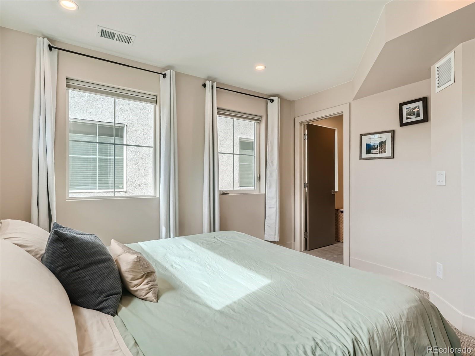 1342 N Zenobia Street